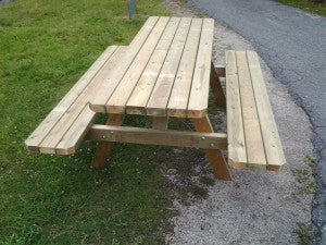 Parkbenk i solid utførelse